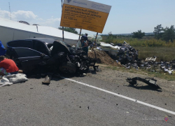 Кошмарное ДТП, унесшее сразу три жизни, случилось 1 августа на трассе между Волгоградом и Камышином (ВИДЕО)