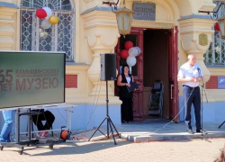 Спикер Камышинской городской думы Владимир Пономарев прибыл поздравлять музей