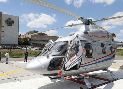 Полуторагодовалого кроху срочно вывезли вертолетом в клинику после того, как ребенок наелся "Тайда"