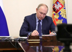 Путин назначил выплаты в случае гибели командированных в ДНР и ЛНР лиц