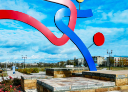 В Камышине потрескался постамент главного символа парка Текстильщиков