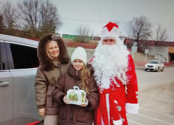 С какой миссией по Камышину прокатился "полицейский Дед Мороз"