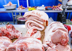 В Волгоградской области обваливается спрос, потому что людям нечего тратить?