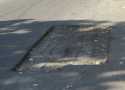 В Камышине дорожники "расковыряли" улицу Гороховскую и никак не доведут ее до ума