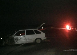 Ночью на границе Камышинского района молодой водитель легковушки влетел на "встречке" в две иномарки и остался жив