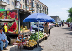В Камышине арбузы с "асфальта" продают дешевле, чем в магазине