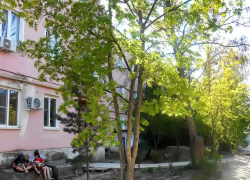 В Камышине отключают свет и горячую воду сегодня, 22 апреля, в десятках домов и даже в здании администрации