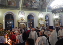 В Никольском кафедральном соборе Камышина идет Рождественское богослужение