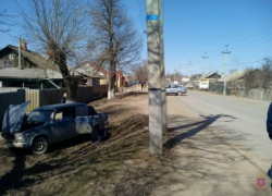 В городе Петров Вал Камышинского района не смогли разъехаться две отечественных легковушки, а в больницу попала четырехлетняя кроха