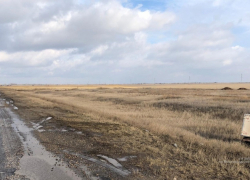 Фургон влетел на "встречке" в прицеп-цистерну, водитель попал на хирургический стол