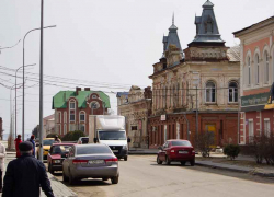 Глава Камышина Станислав Зинченко никак не может определиться со сроком завершения реконструкции улицы Октябрьской