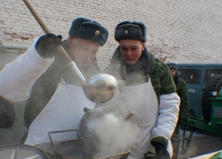 2 февраля камышан ждут митинг, выставка боевой техники, полевая кухня, спектакль и концерт