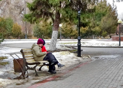 В Камышине ищут семью 17-летней девочке