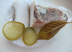 В Камышине после Старого нового года на центральном рынке сало догоняет по цене копченую грудинку