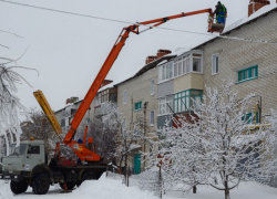 В поселке Мичуринский Камышинского района восстановили все три кровли, обрушившиеся под тяжестью снега