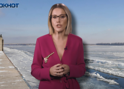 Ксения Собчак заявила, что в ее канал "Кровавая барыня" жители Волгоградской области чаще всего жалуются на проблемы ЖКХ, и она постоянно разбирается с трубами и канализацией