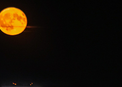 Камышин осветит Красная, "Грозовая" луна сегодня, 21 июля