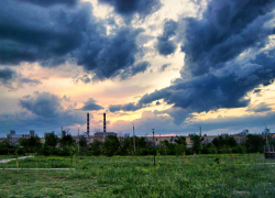 В Камышине  сексуальный маньяк выследил 18-летних девушек и пытался надругаться - жертвы отбивались, как могли ...