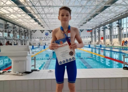 Юный камышанин Кирилл Юшин взял "бронзу" в первенстве Волгоградской области по плаванию