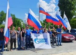 Праздничный автопробег в селе Антиповка Камышинского района