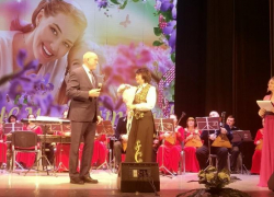 Почему пиарщики Камышинской городской думы на своем сайте в разделе "Деятельность" пишут, как председатель г-н Пономарев дарит букеты? - камышанка