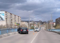 В Камышине водитель в приступе эпилепсии врезался в железобетонный бордюр на мосту