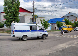 В Камышине оперуполномоченные уголовного розыска задержали подозреваемого в уличном грабеже