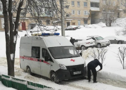 Андрей Бочаров заявил на оперативном совещании 24 января, что "омикрон" накрывает Волгоградскую область лавиной
