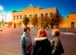 «Ее нигде нет»: жители Волгоградской области устроили охоту на вакцину «Спутник Лайт» 
