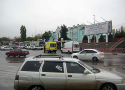 А кто в Камышине оказывает техпомощь автомобилям "скорых" на маршруте, если что-то случится с машинами? - камышанин