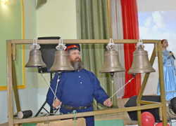 Переносная звонница прибыла в Никольский кафедральный собор Камышина из Камышинского района