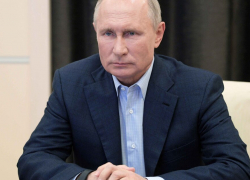 Владимир Путин ушел на самоизоляцию
