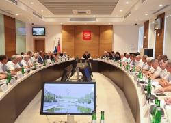 Губернатор Андрей Бочаров "побеспокоил" глав муниципалитетов в выходной из-за чрезвычайной жары