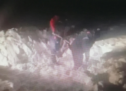  В Камышинском районе энергетики проводят плавку гололеда на воздушных линиях электропередач