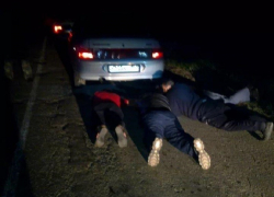 Ночью полицейские положили "лицом в асфальт" шумных "спринтеров"