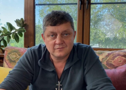Сегодня отмечает свое 50-летие главный редактор российской сети онлайн-изданий "Блокнот" Олег Пахолков