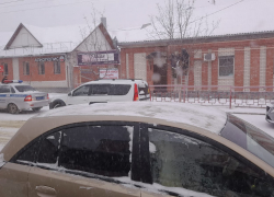 В Камышине "Лада" и "Мазда" неудачно встретились в ДТП на перекрестке Пролетарская-Советская