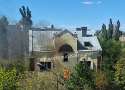 Камышане в соцсетях показали, что вновь горел бывший районный центр занятости населения