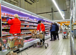 Самые дешевые продукты начали стремительно дорожать в Волгоградской области