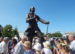 Минувшей ночью камышинские партии рассылали избирателям на телефоны предупреждения о готовящихся фальсификациях с "досрочниками"