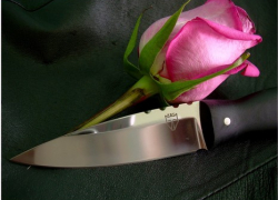 Изрезанный ножом камышанин и после хирургического стола скрывал, что тяжкие телесные повреждения получил от возлюбленной