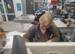 Камышан умилил "дрессированный" воробей в крупном сетевике