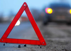 На федеральной трассе водитель нефтевоза врезался в грузовик и скончался на месте