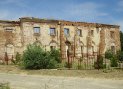 "Под сенью ангелов" - больше не на кого уповать старинной кирхе в Нижней Добринке Камышинского района
