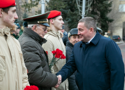 На священной земле Волгограда-Сталинграда отметили День защитника Отечества 23 февраля, без "досрочности", как в Камышине