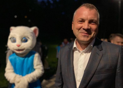 Журналисты центральных газет узнали, рады ли зарплатам депутатов Госдумы звезды шоу-бизнеса и ЦТ