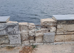 Пользователи показали в соцсетях, как в Камышине разваливается центральная набережная