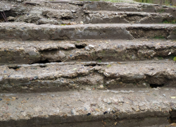 Еле поднял пенсионера, упавшего на разваленной уличной лестнице: власти Камышина, просыпайтесь, уже осень, а скоро зима! - камышанин