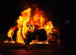 В Госстанции Камышинского района сгорел "Форд фокус"