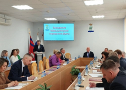 Глава Камышина Станислав Зинченко сделал "дубль-выход": открытое заседание думы прошло в закрытом от журналистов формате